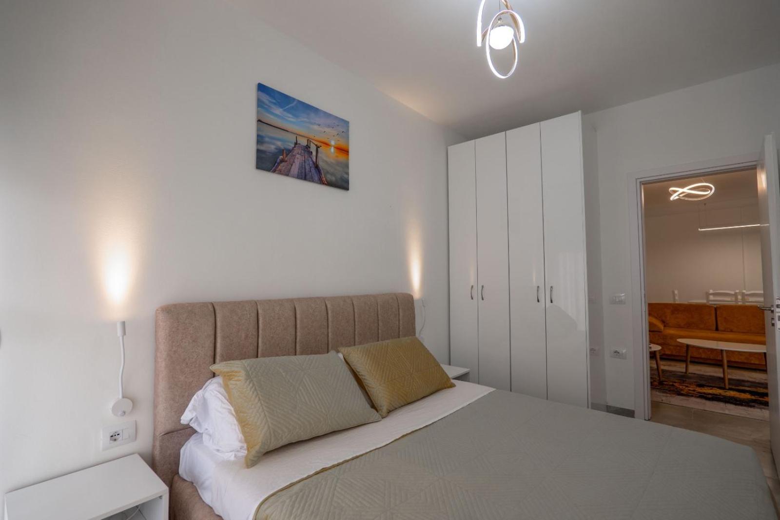 Esel Apartments Sarandë Exteriör bild