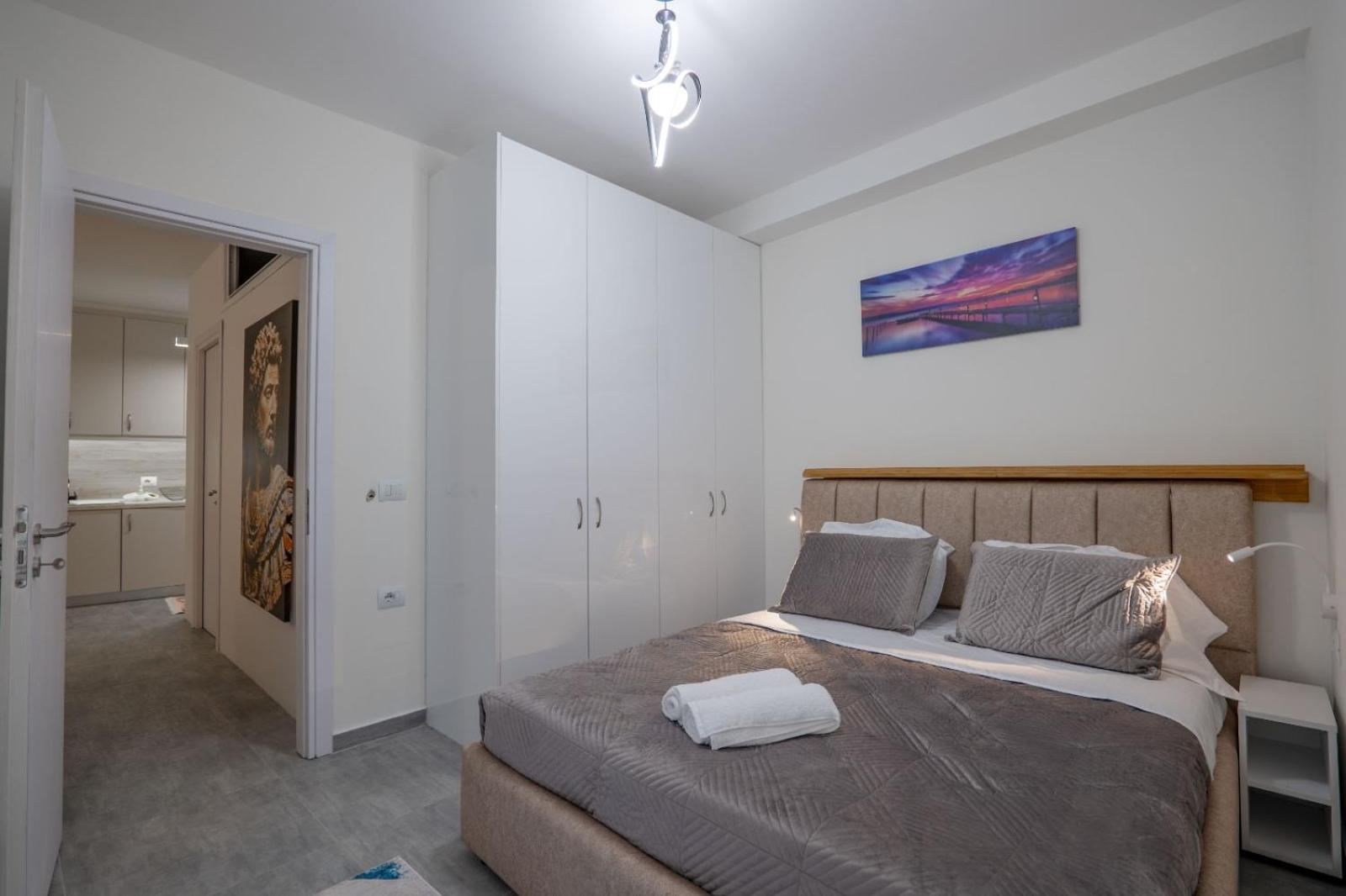 Esel Apartments Sarandë Exteriör bild